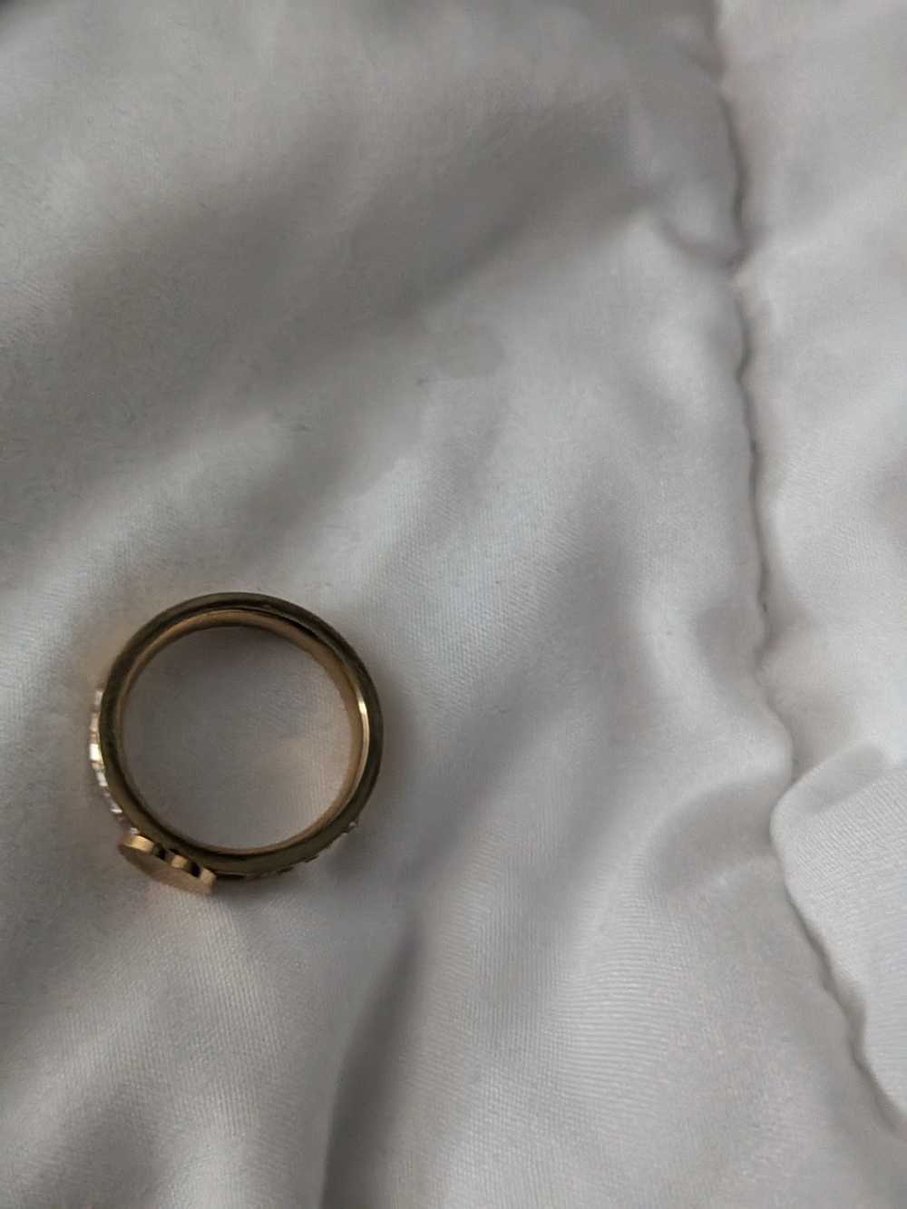 Stainless Steel. Gold Heart Ring - Picture 4 of 5